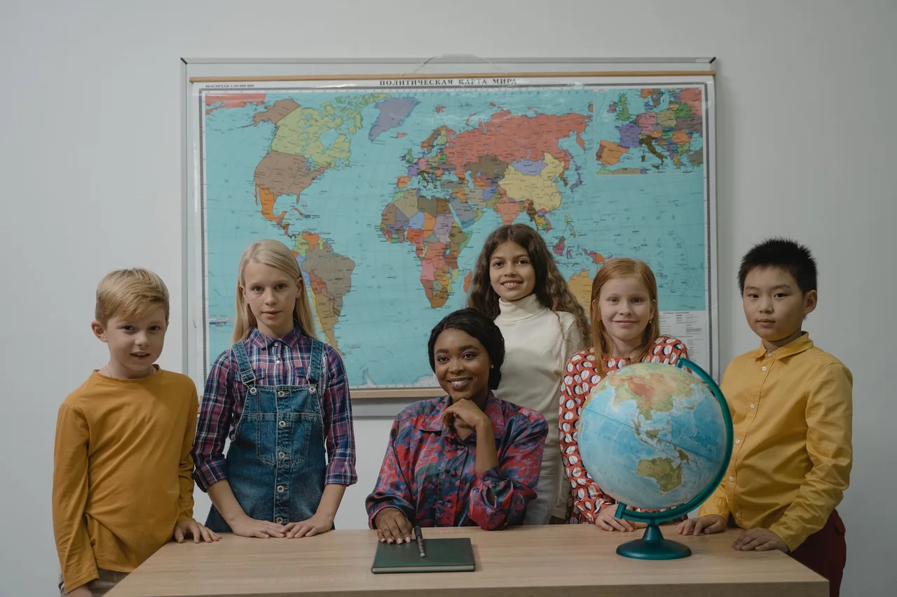 Alunos Migrantes nas Escolas em Portugal: Apoios e Mediadores 2026