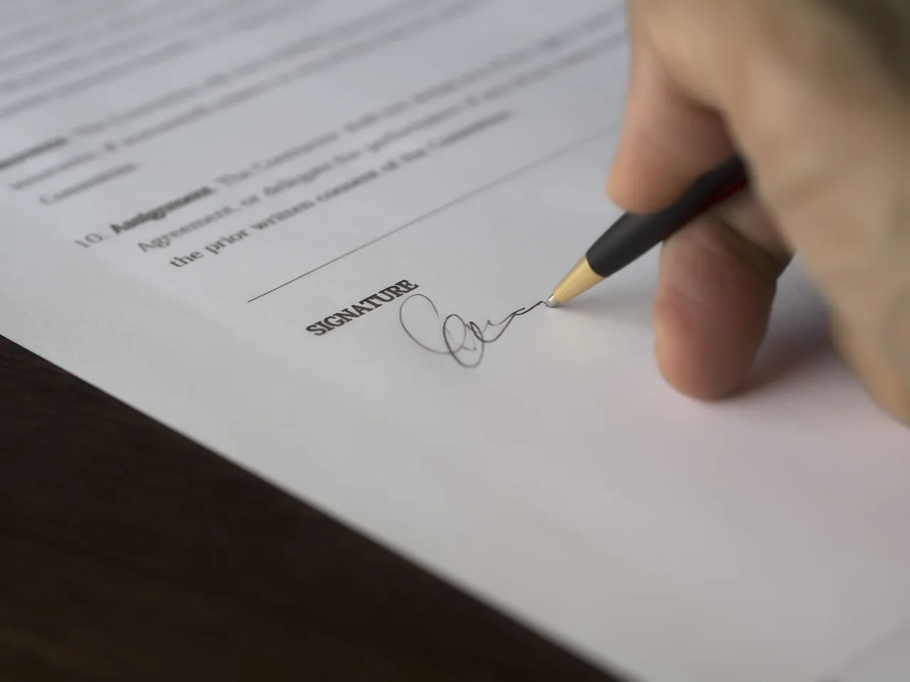 Assinatura de um contrato de cooperação, que financia os CRI em Portugal