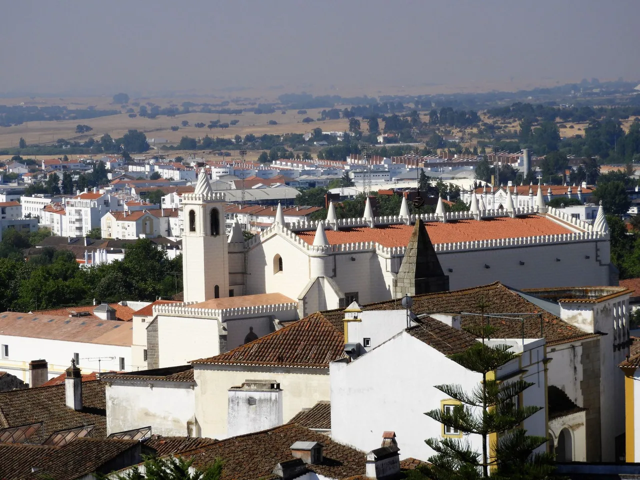 Melhores Escolas no Alentejo: Guia de Évora e Beja 2026